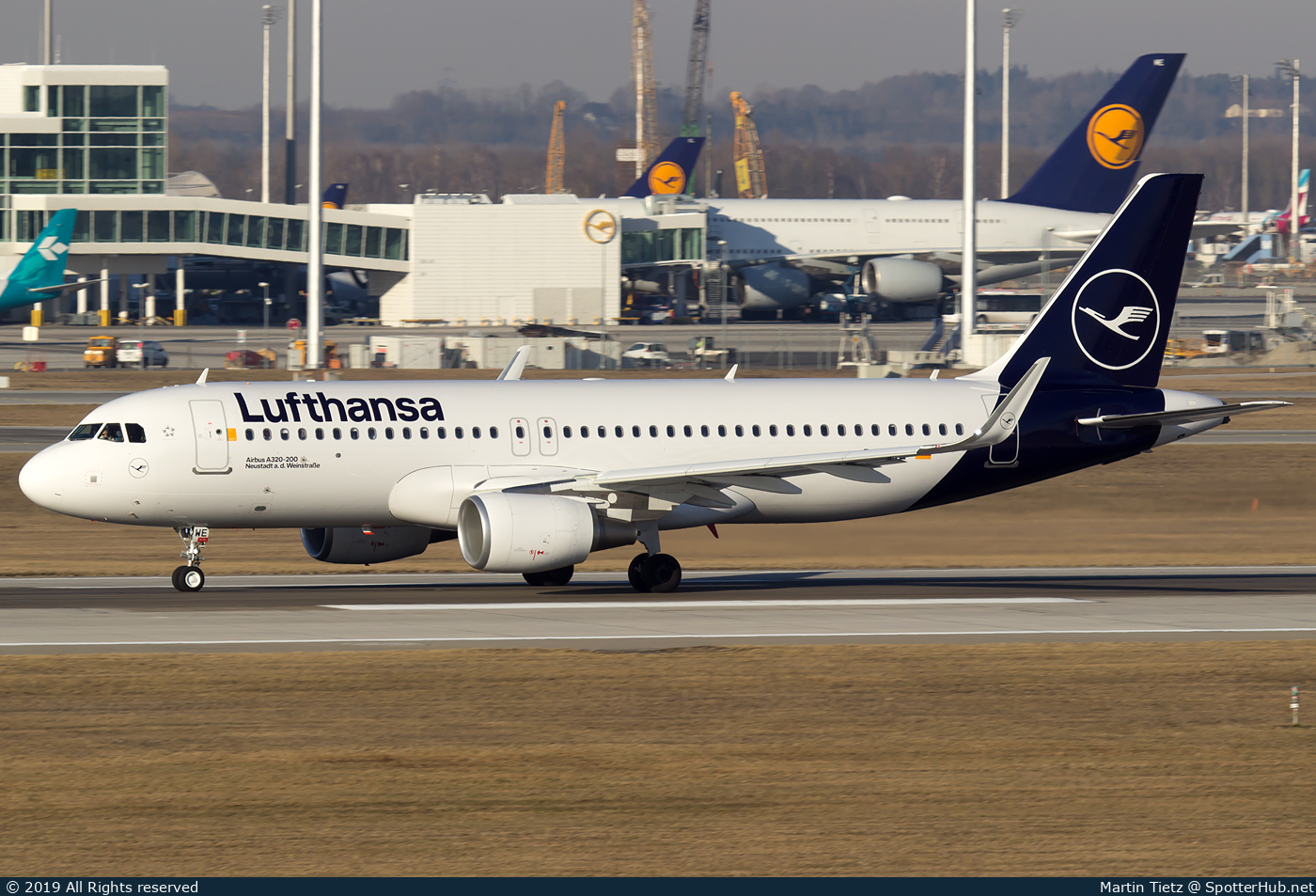 Photo of D-AIWE - Airbus A320-214 operated by Lufthansa