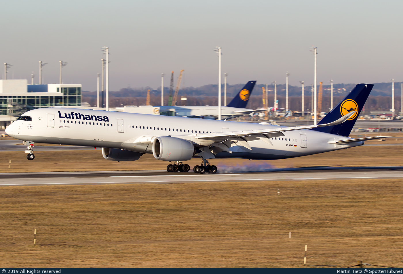 Photo of D-AIXE - Airbus A350-941 operated by Lufthansa