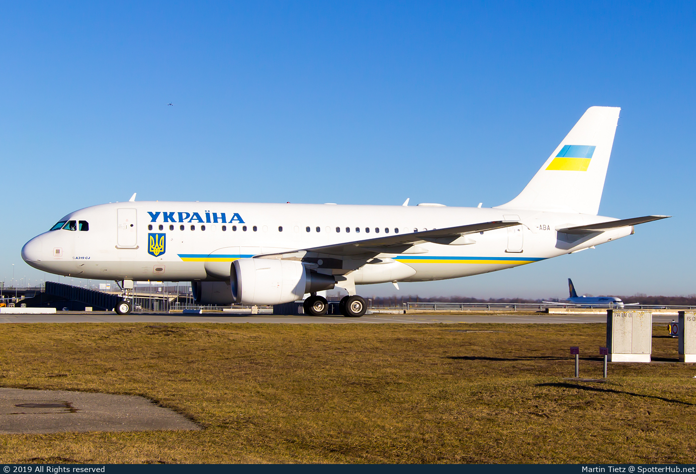 Photo of UR-ABA - Airbus A319-115(CJ) operated by Government of Ukraine