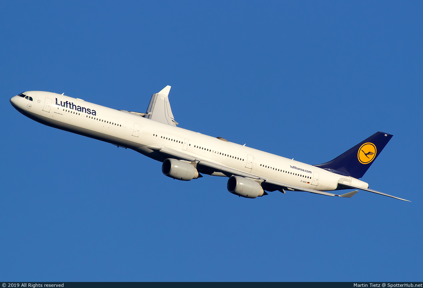 Photo of D-AIHU - Airbus A340-642 operated by Lufthansa