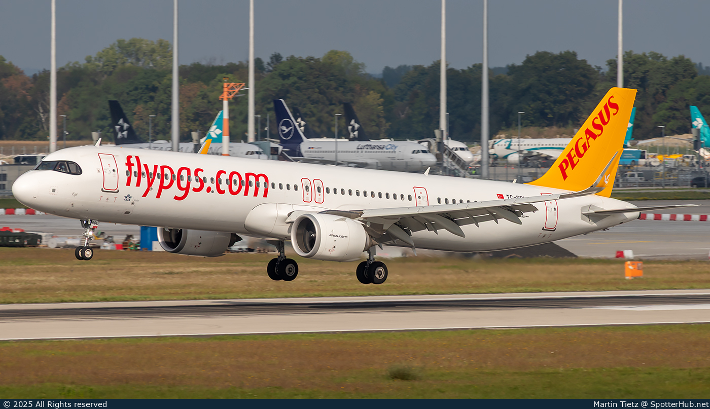 Photo of TC-RDL - Airbus A321-251NX operated by Pegasus Airlines