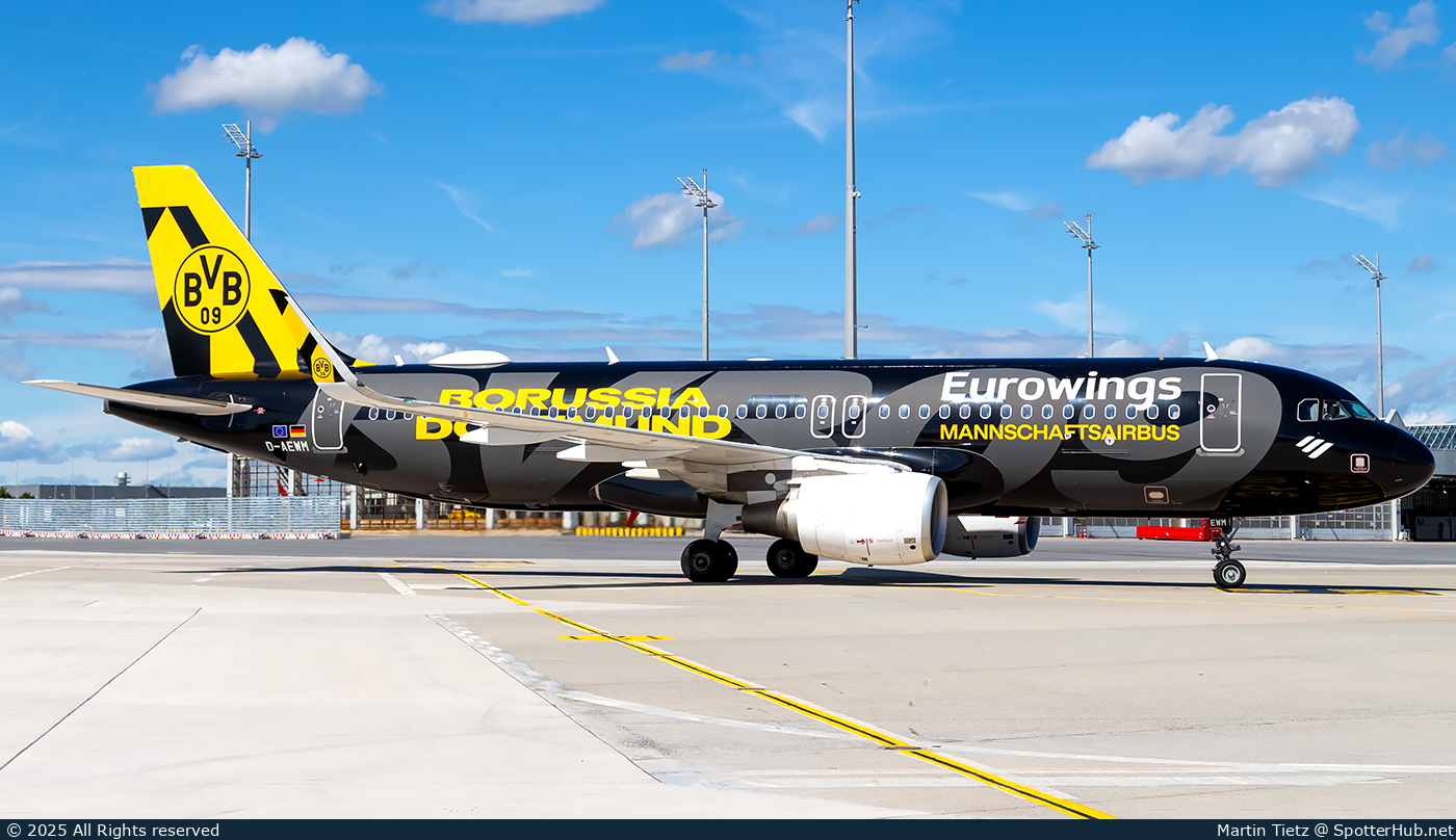 Photo of D-AEWM - Airbus A320-214 operated by Eurowings