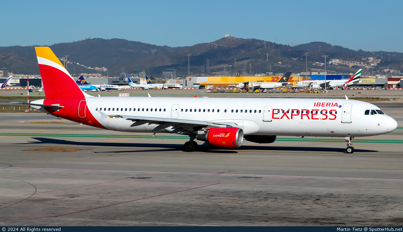 Photo of EC-JEJ - Airbus A321-213 operated by Iberia Express