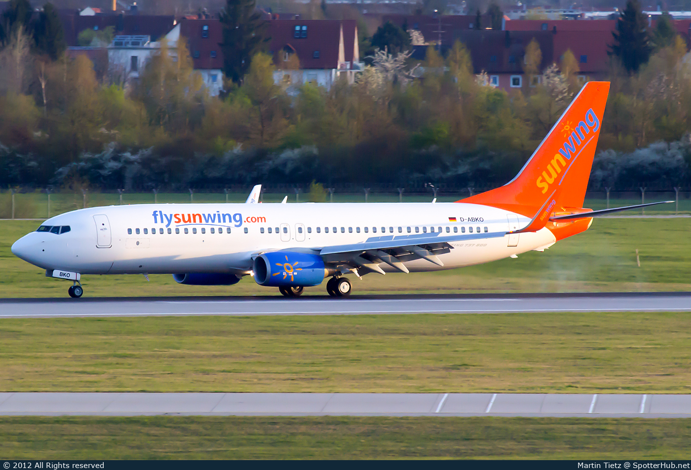 Photo of D-ABKO - Boeing 737-86J operated by Sunwing Airlines