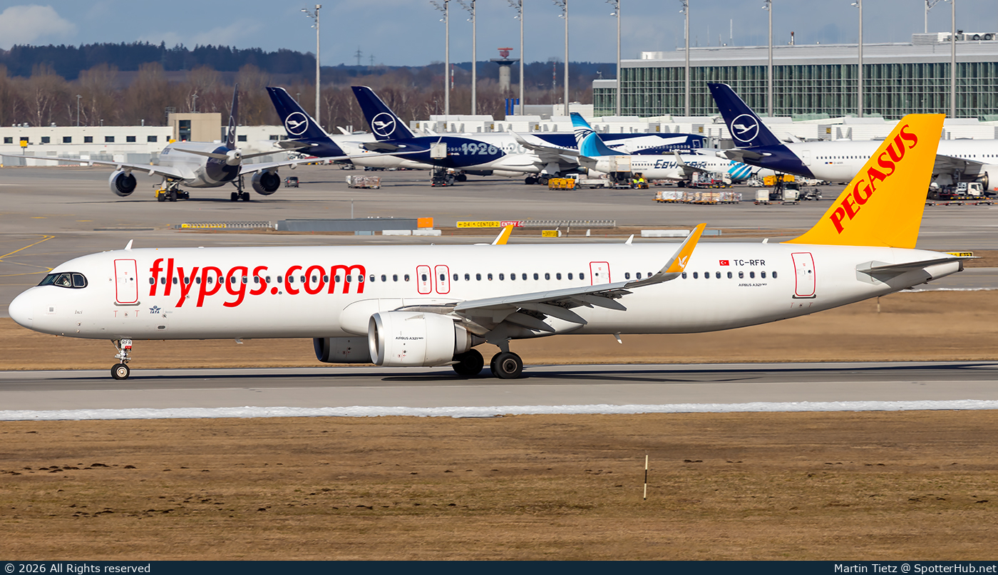 Photo of TC-RFR - Airbus A321-251NX operated by Pegasus Airlines
