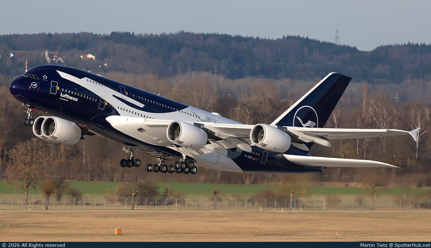 Photo of D-AIMH - Airbus A380-841 operated by Lufthansa