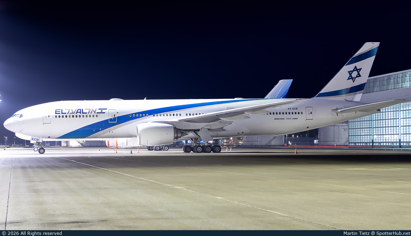 Photo of 4X-ECB - Boeing 777-258(ER) operated by El Al Israel Airlines