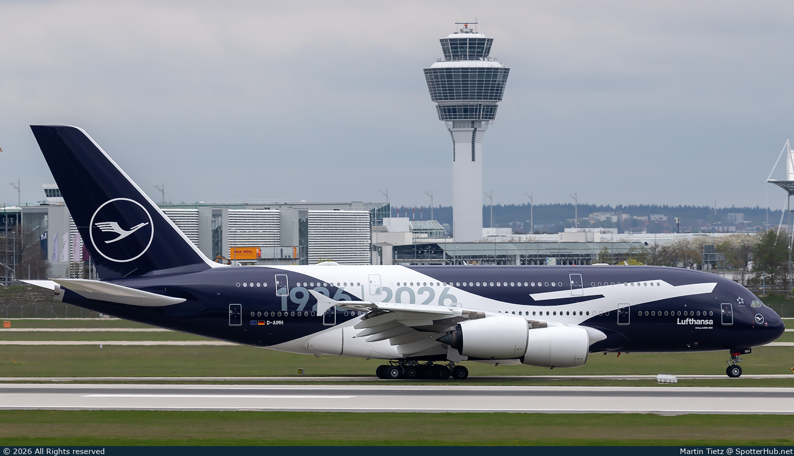 Photo of D-AIMH - Airbus A380-841 operated by Lufthansa
