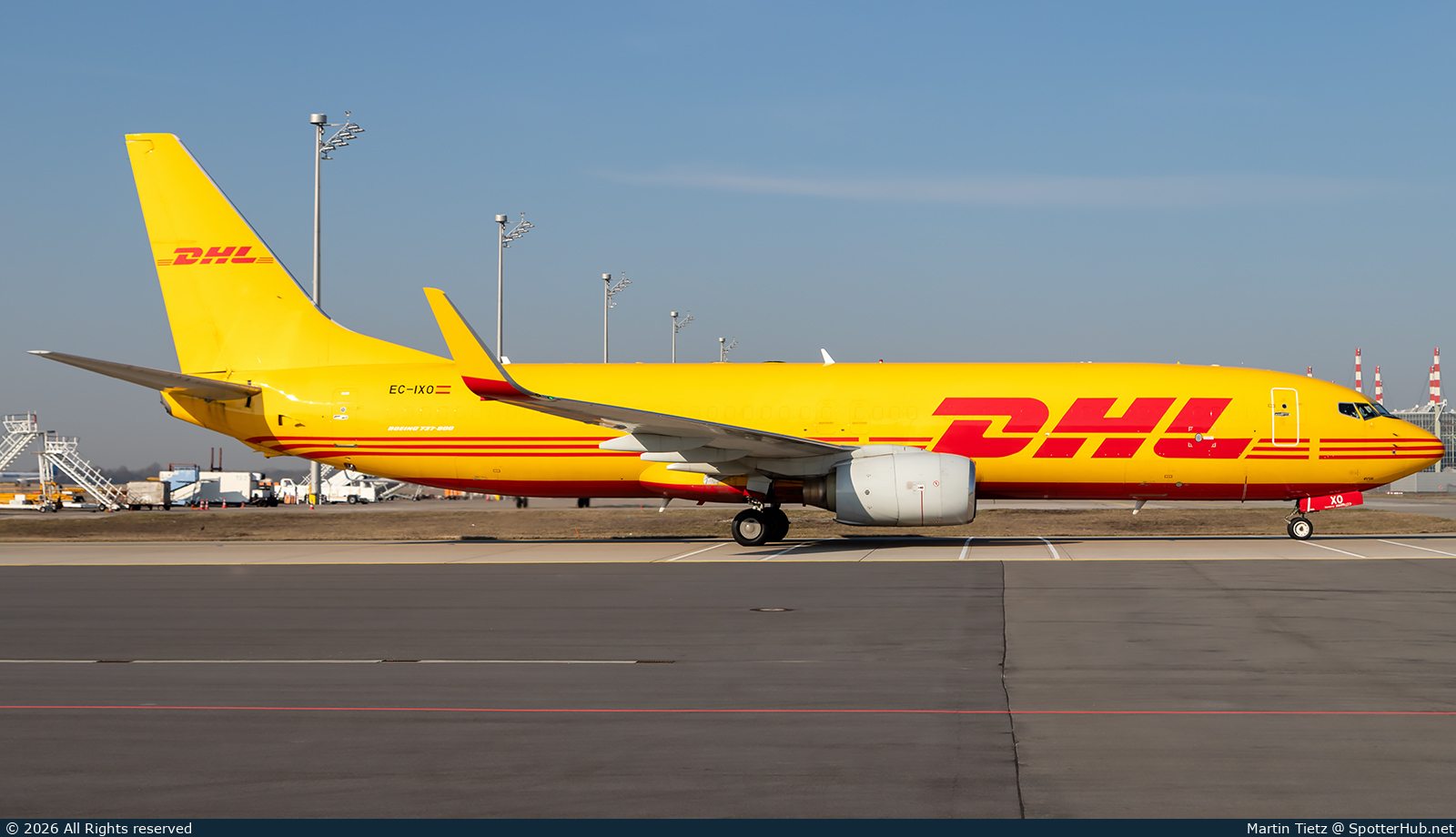 Photo of EC-IXO - Boeing 737-883(BDSF) operated by Swiftair