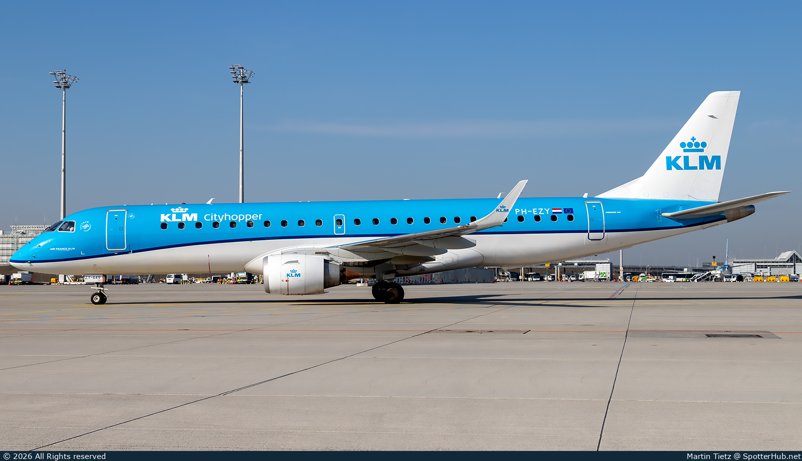 Photo of PH-EZY - Embraer ERJ-190STD operated by KLM Cityhopper