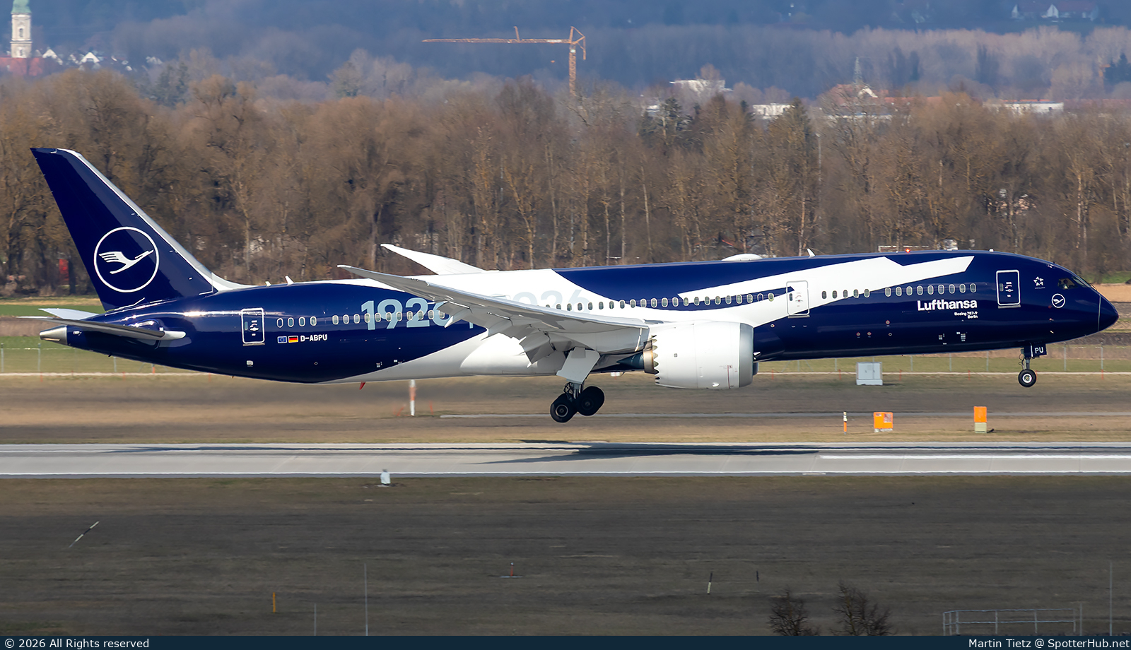 Photo of D-ABPU - Boeing 787-9 Dreamliner operated by Lufthansa