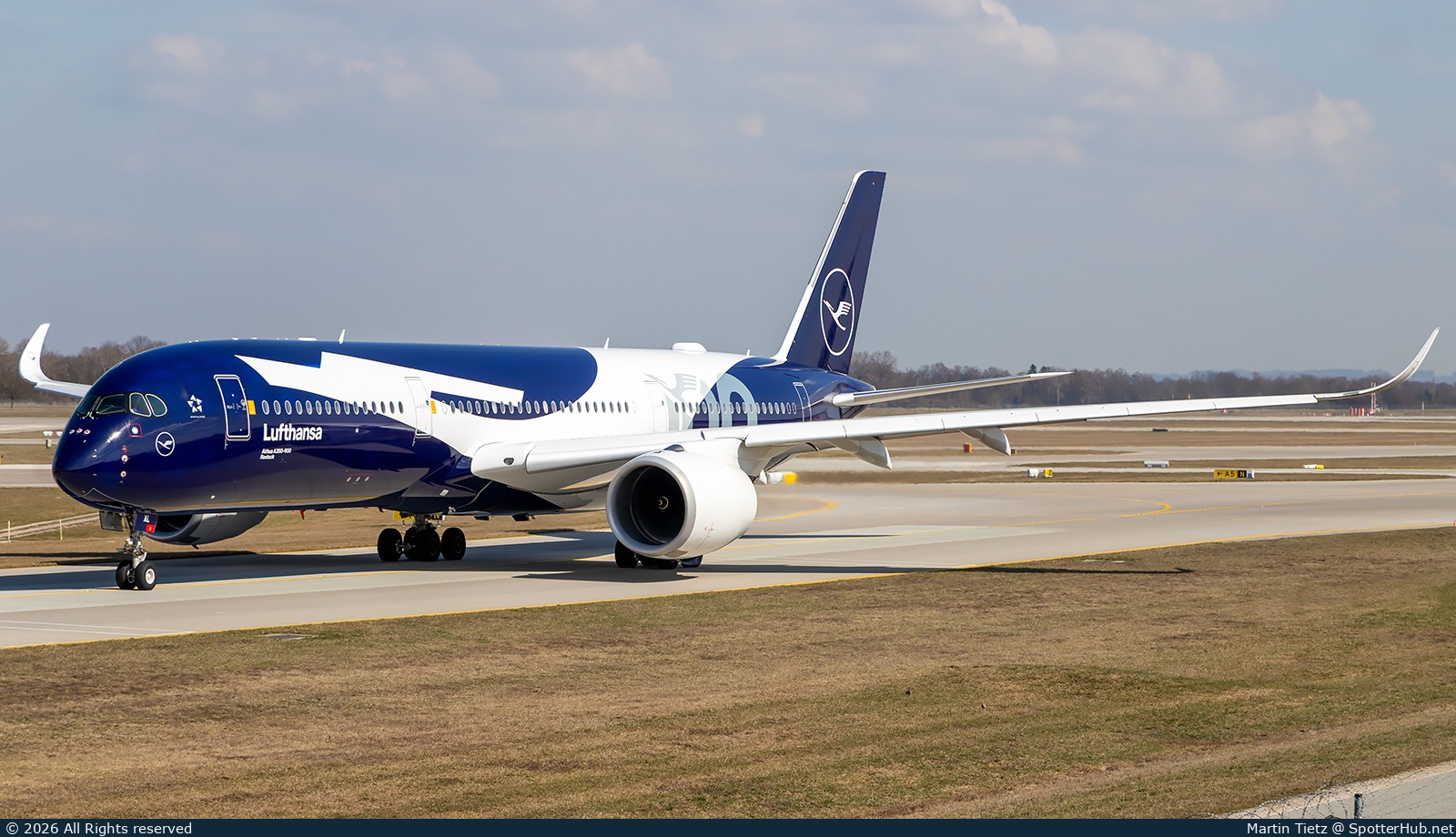 Photo of D-AIXL - Airbus A350-941 operated by Lufthansa