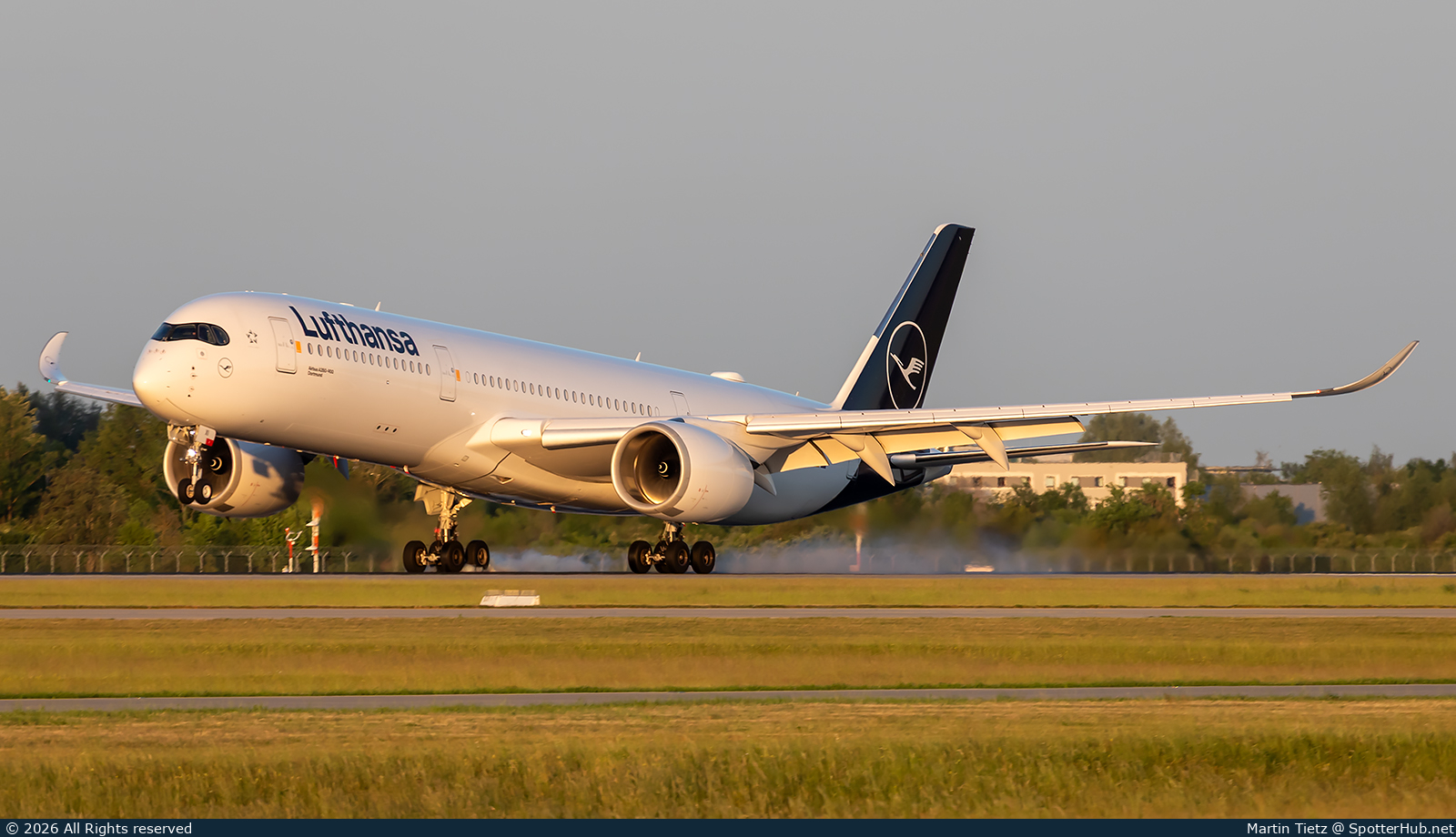 Photo of D-AIXI - Airbus A350-941 operated by Lufthansa