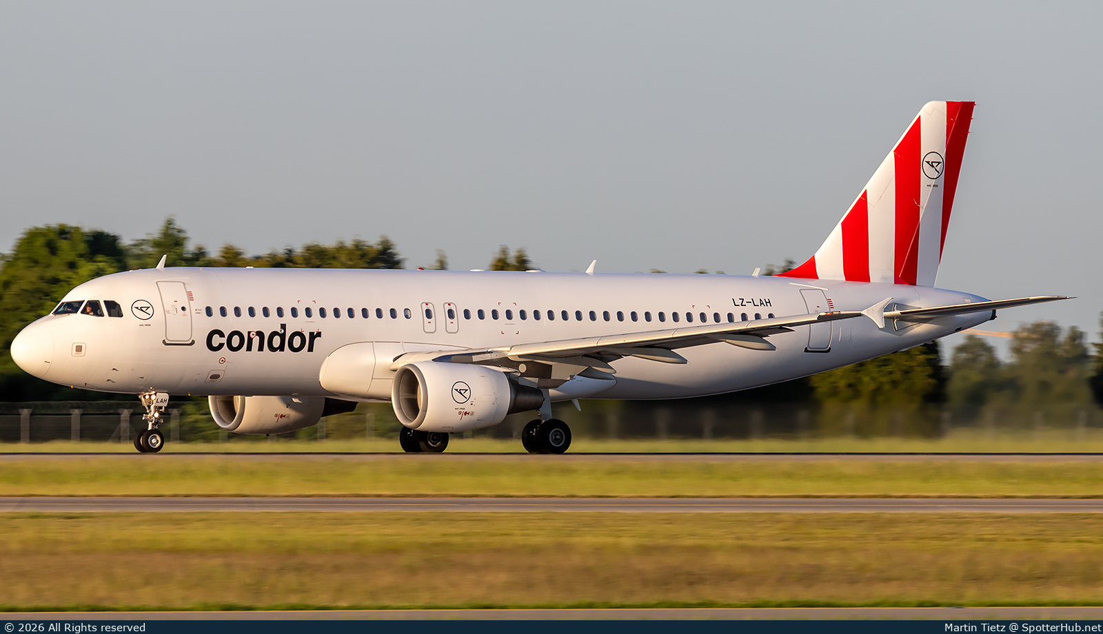 Photo of LZ-LAH - Airbus A320-214 operated by Condor (opb European Air Charter)