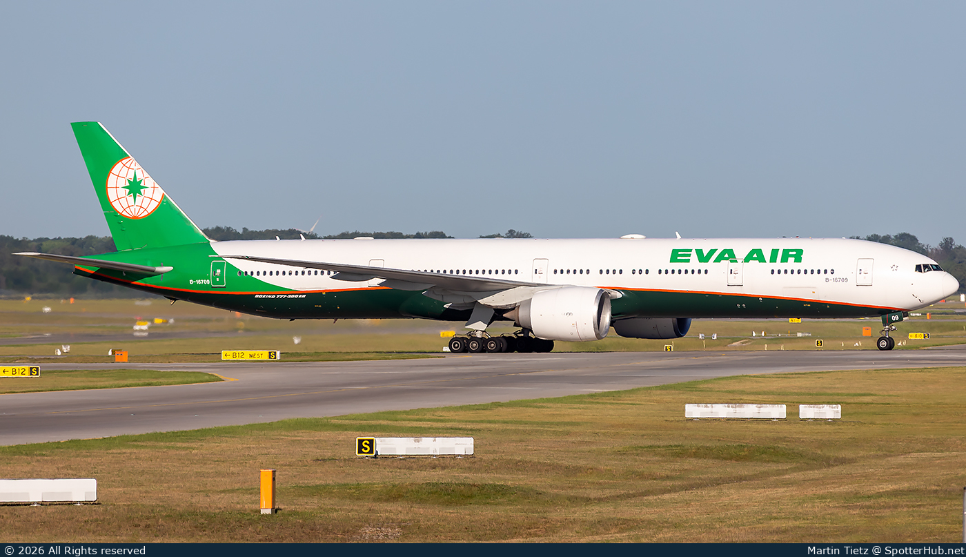 Photo of B-16709 - Boeing 777-35E(ER) operated by EVA Air