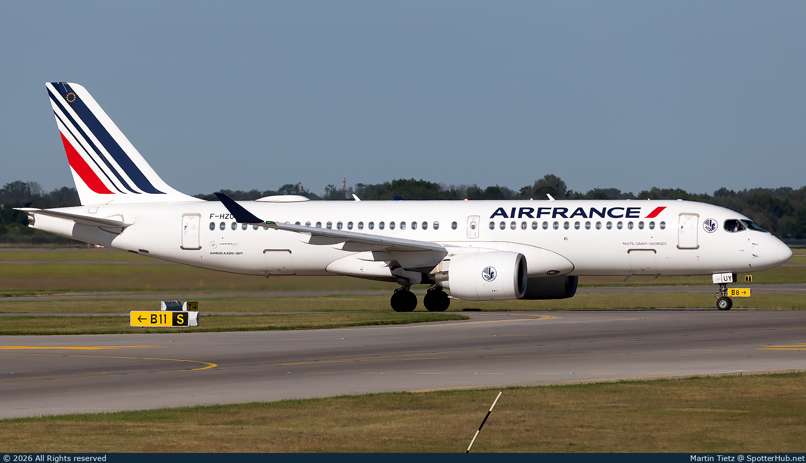 Photo of F-HZUY - Airbus A220-300 operated by Air France