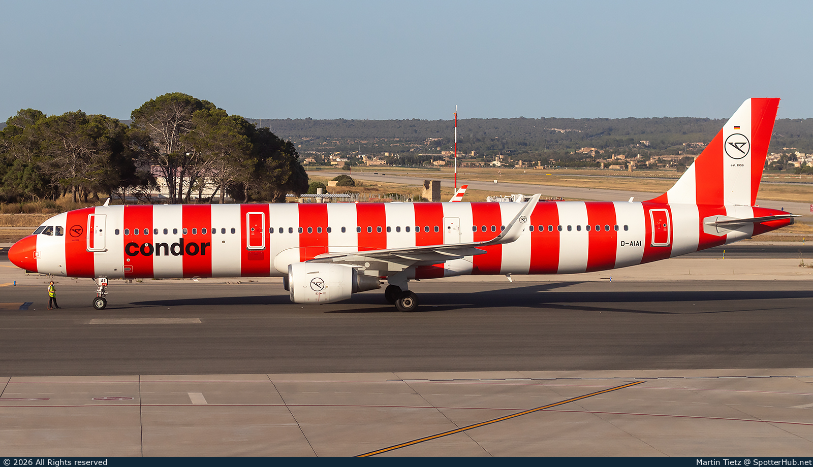 Photo of D-AIAI - Airbus A321-211 operated by Condor