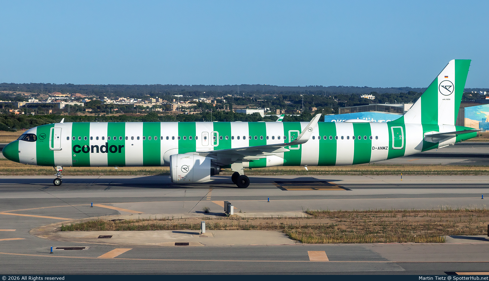 Photo of D-ANMZ - Airbus A321-271NX operated by Condor