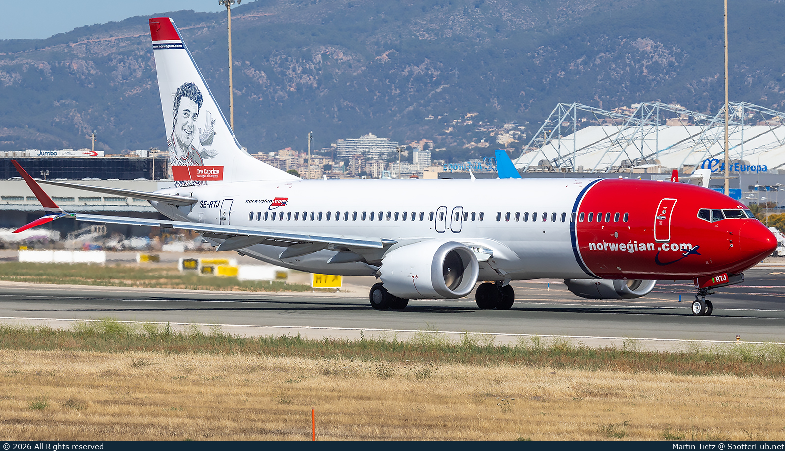 Photo of SE-RTJ - Boeing 737 MAX 8 operated by Norwegian Air Sweden