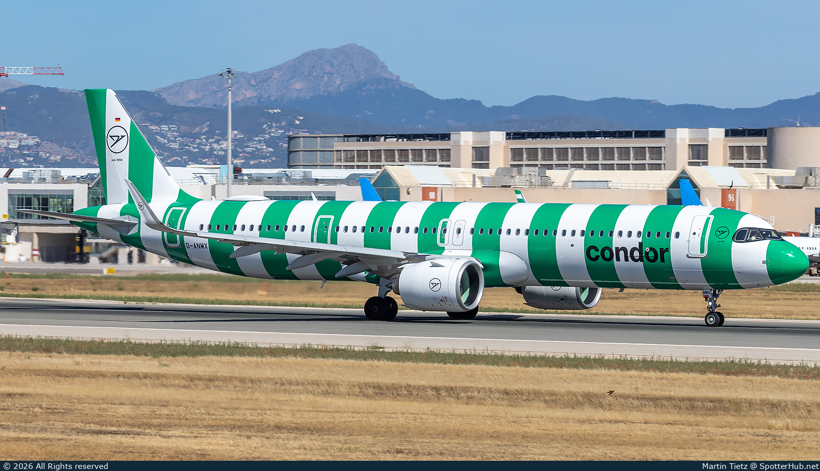 Photo of D-ANMX - Airbus A321-271NX operated by Condor