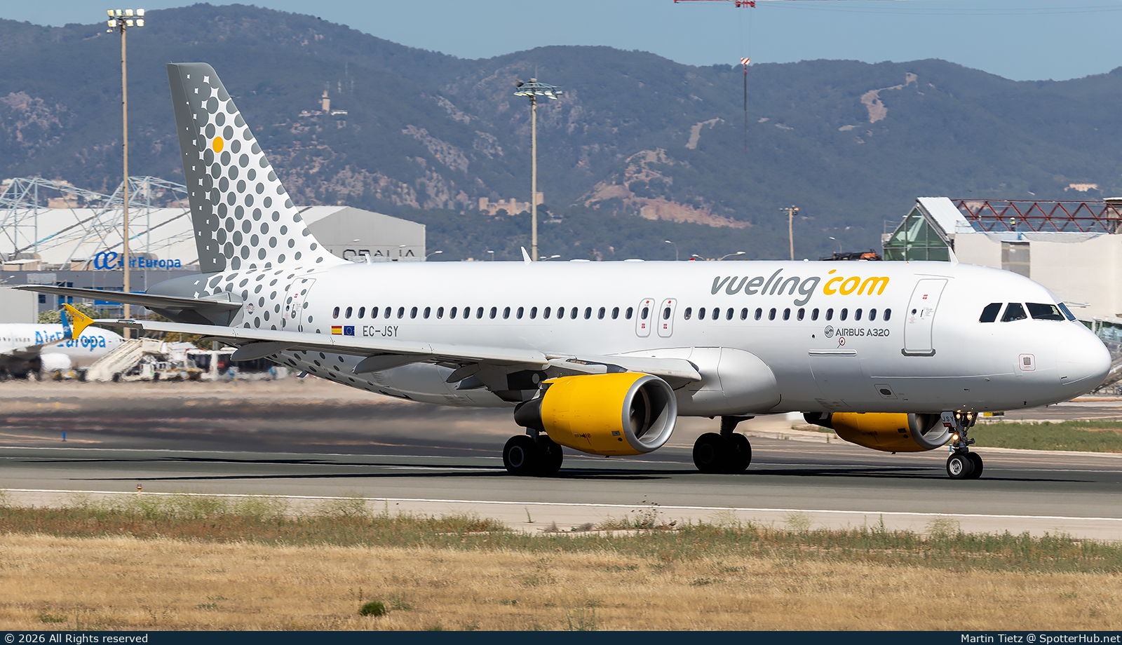 Photo of EC-JSY - Airbus A320-214 operated by Vueling