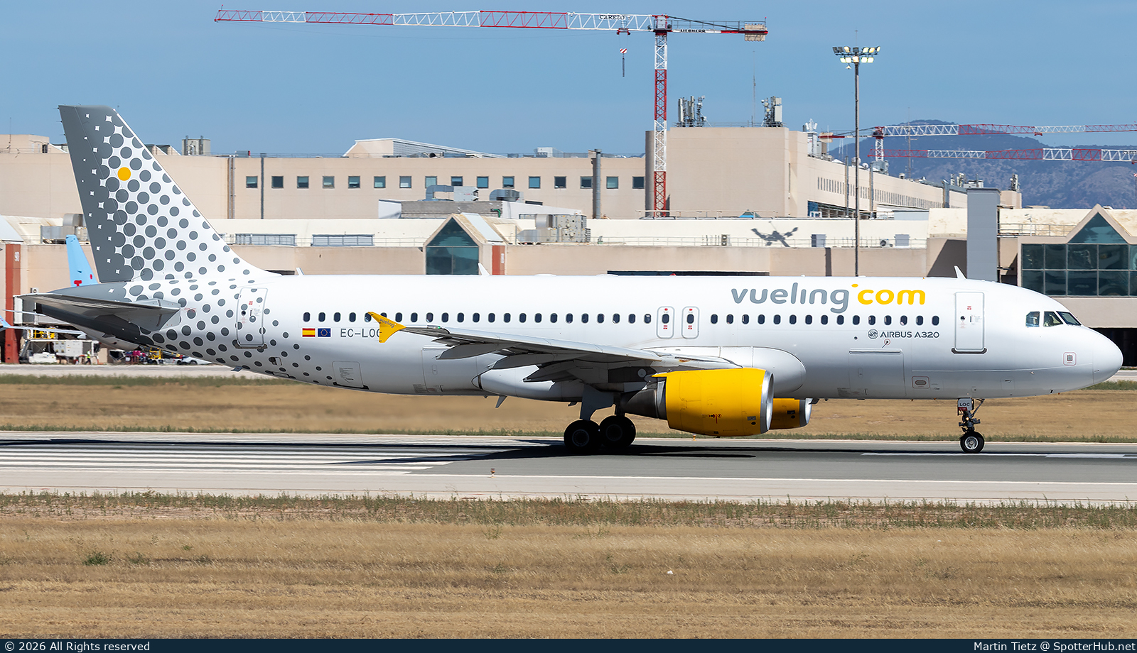 Photo of EC-LOC - Airbus A320-214 operated by Vueling