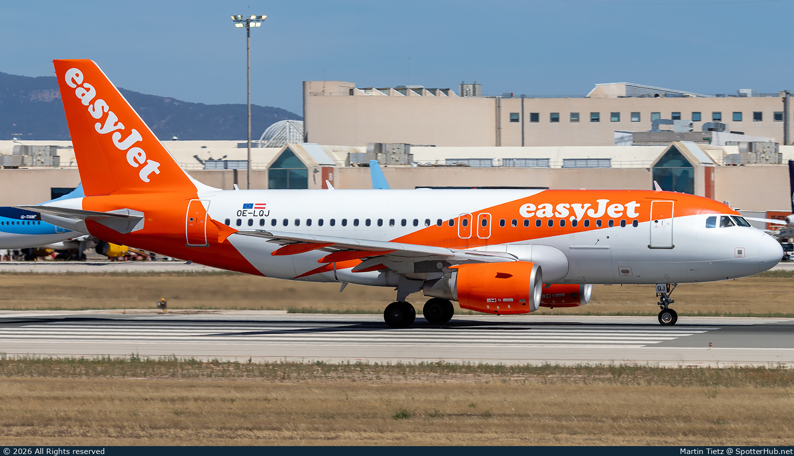 Photo of OE-LQJ - Airbus A319-111 operated by easyJet Europe