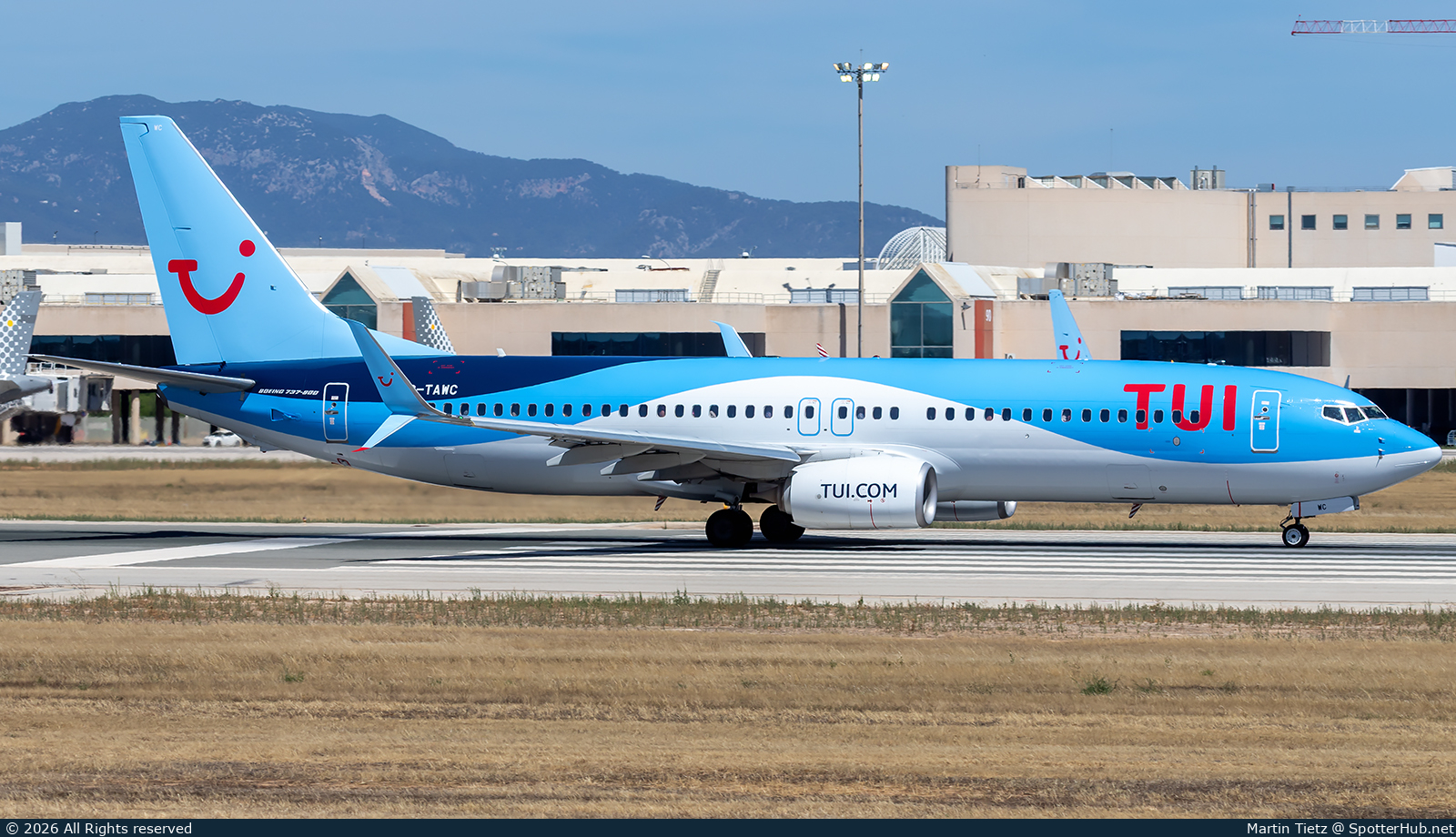 Photo of G-TAWC - Boeing 737-8K5 operated by TUI Airways