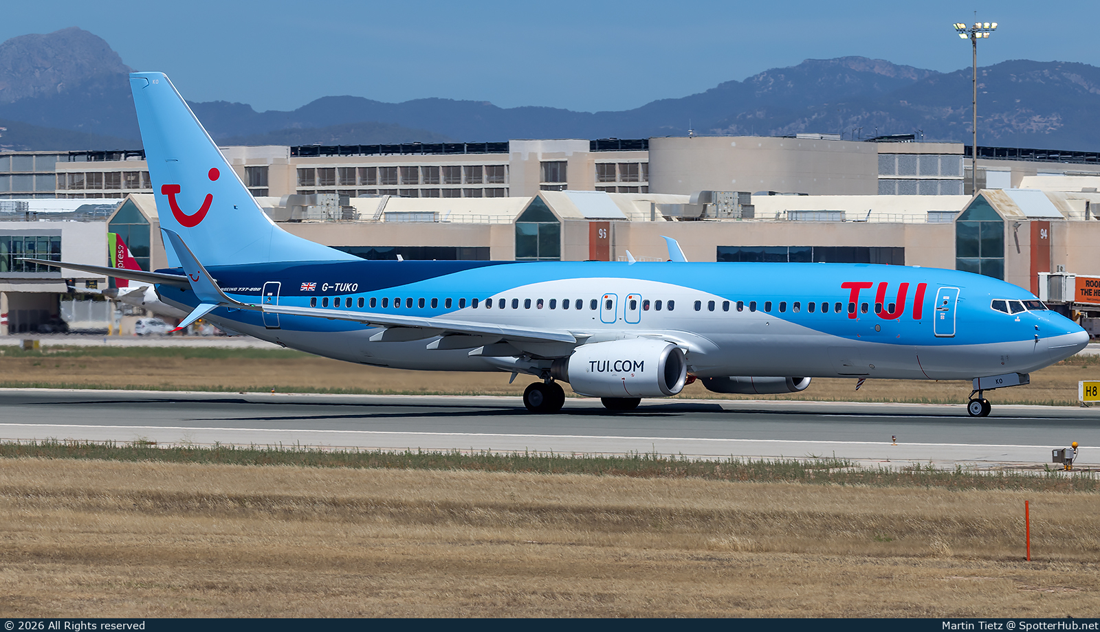 Photo of G-TUKO - Boeing 737-8K5 operated by TUI Airways