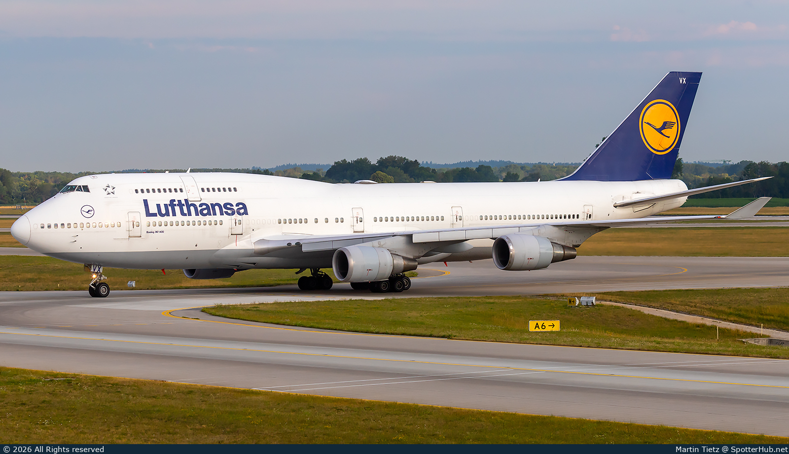 Photo of D-ABVX - Boeing 747-430 operated by Lufthansa