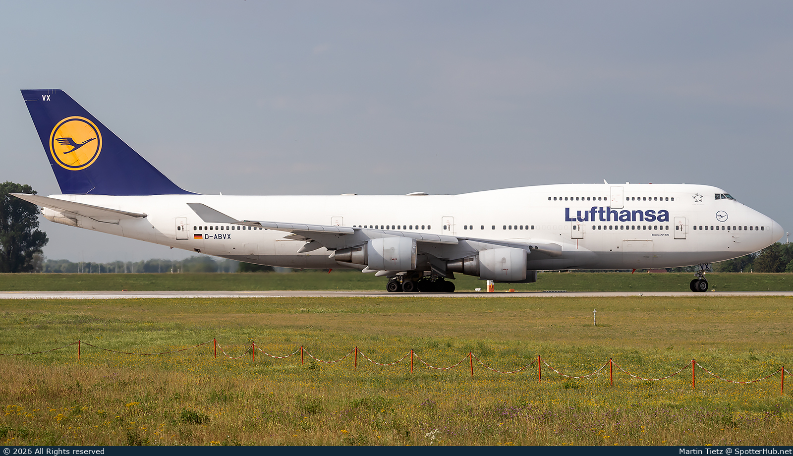 Photo of D-ABVX - Boeing 747-430 operated by Lufthansa