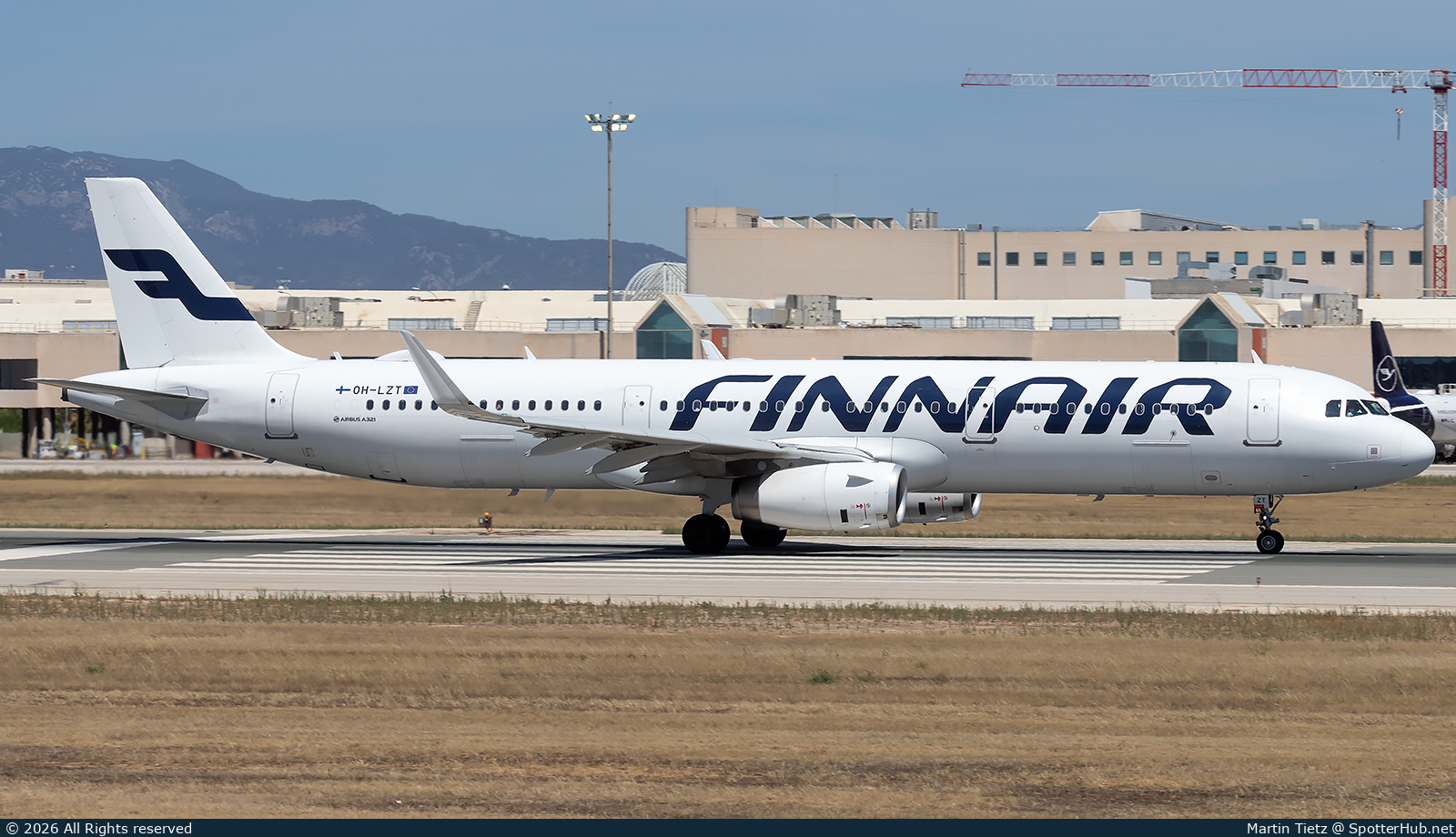 Photo of OH-LZT - Airbus A321-231 operated by Finnair