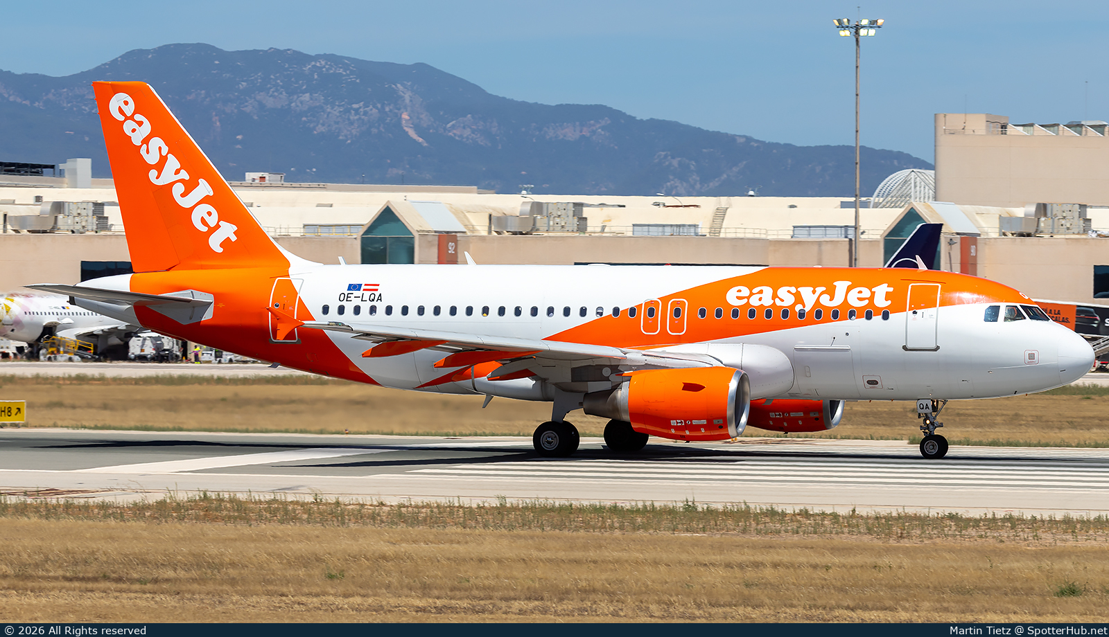 Photo of OE-LQA - Airbus A319-111 operated by easyJet Europe