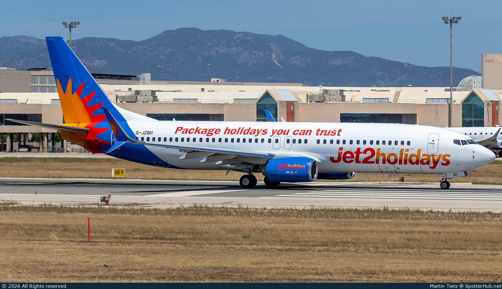 Photo of G-JZBH - Boeing 737-8MG operated by Jet2