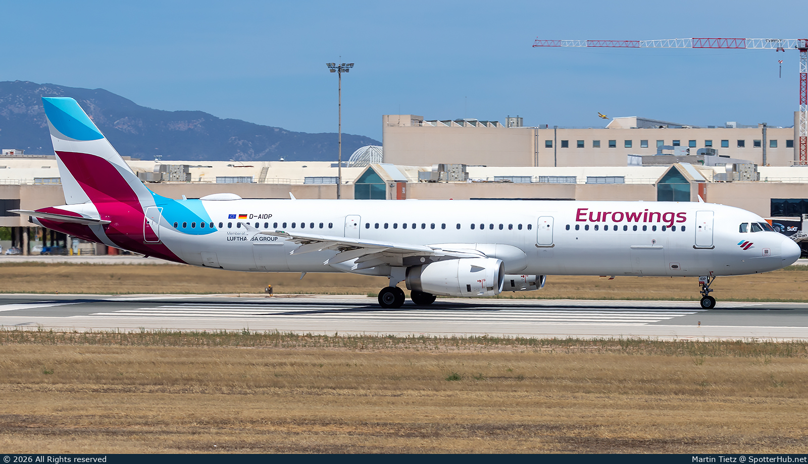 Photo of D-AIDP - Airbus A321-231 operated by Eurowings