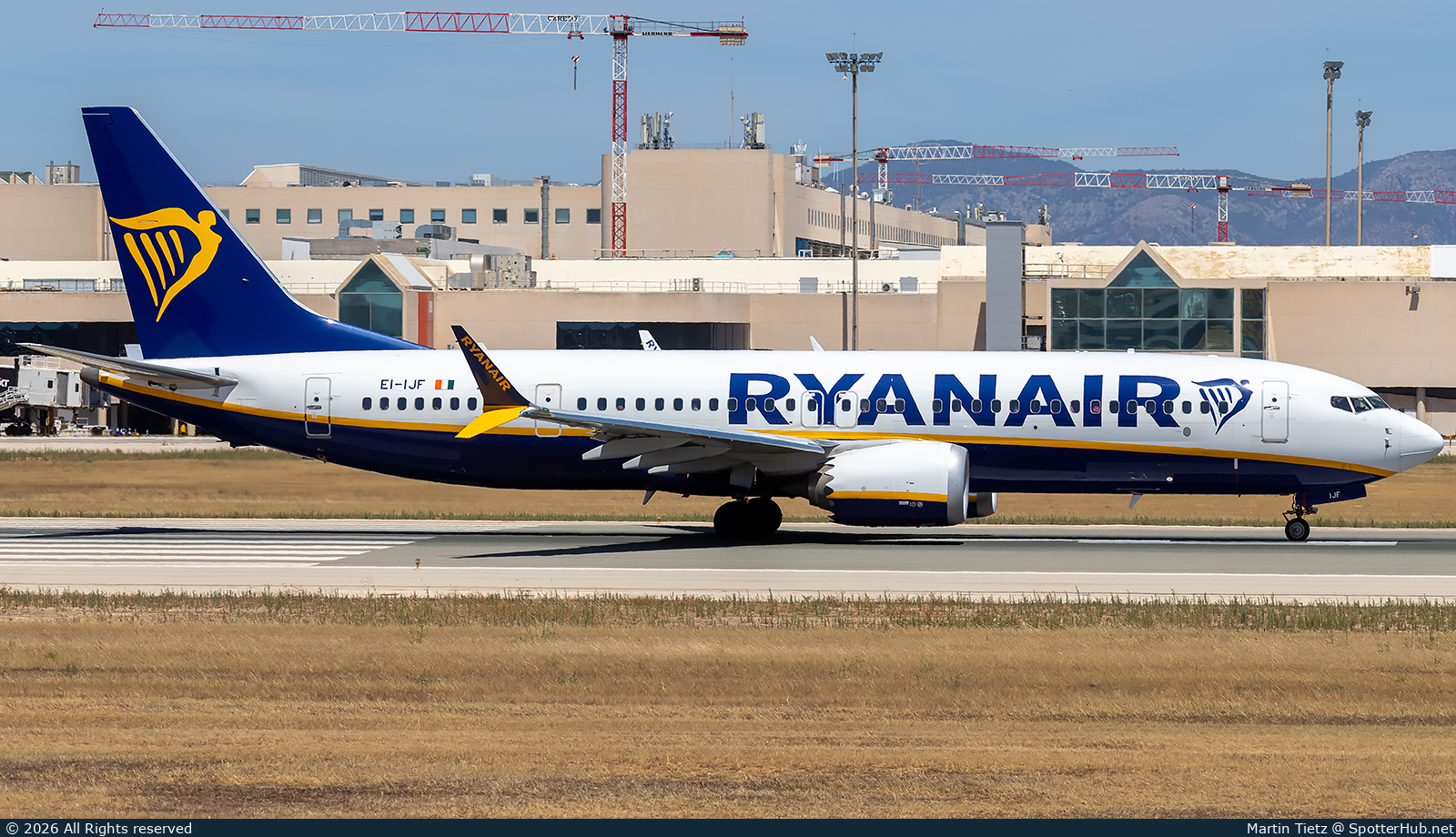 Photo of EI-IJF - Boeing 737 MAX 8-200 operated by Ryanair