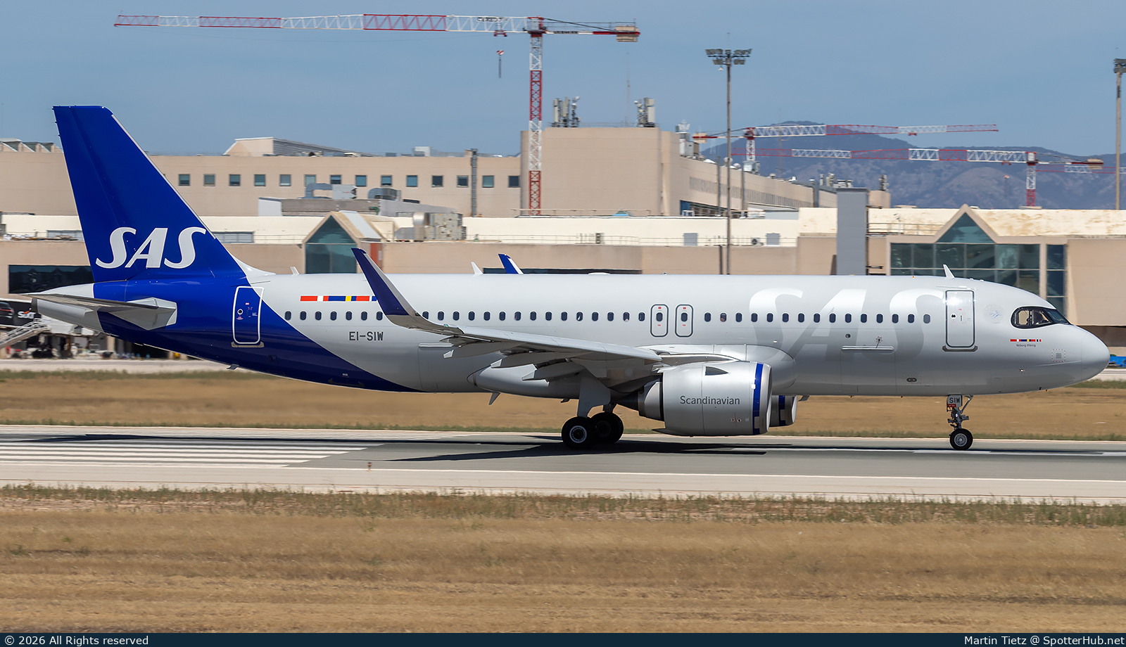 Photo of EI-SIW - Airbus A320-251N operated by SAS Connect