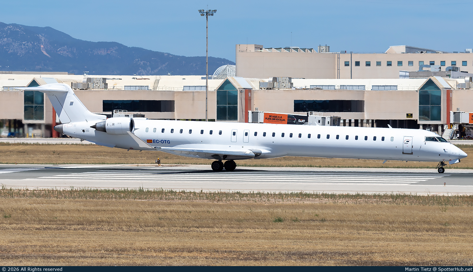 Photo of EC-OTG - Bombardier CRJ-1000 operated by Air Nostrum