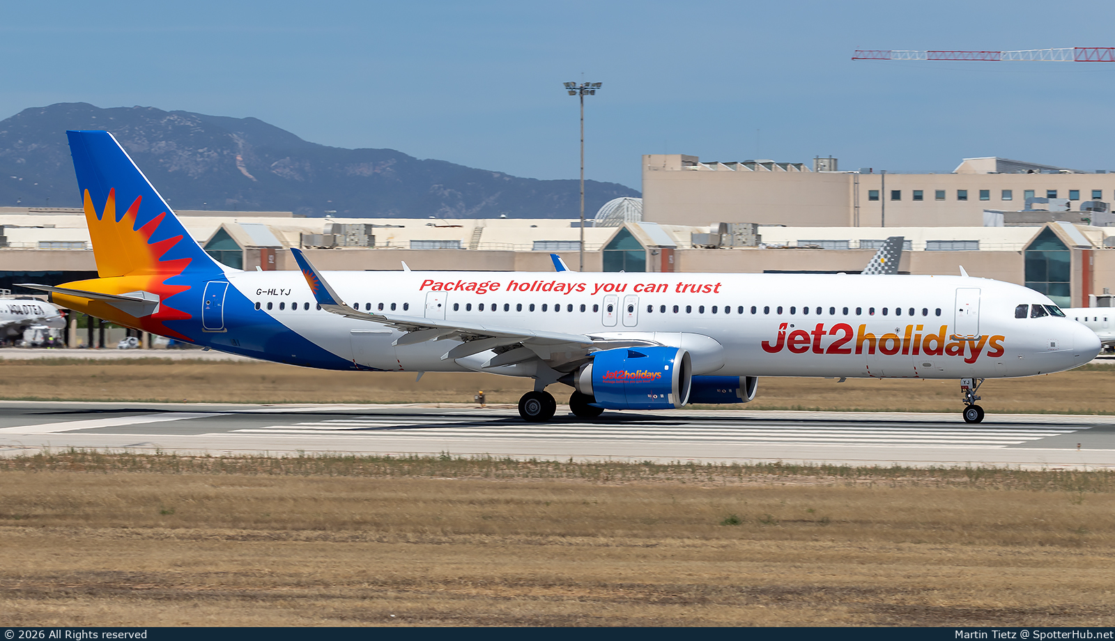 Photo of G-HLYJ - Airbus A321-251NX operated by Jet2