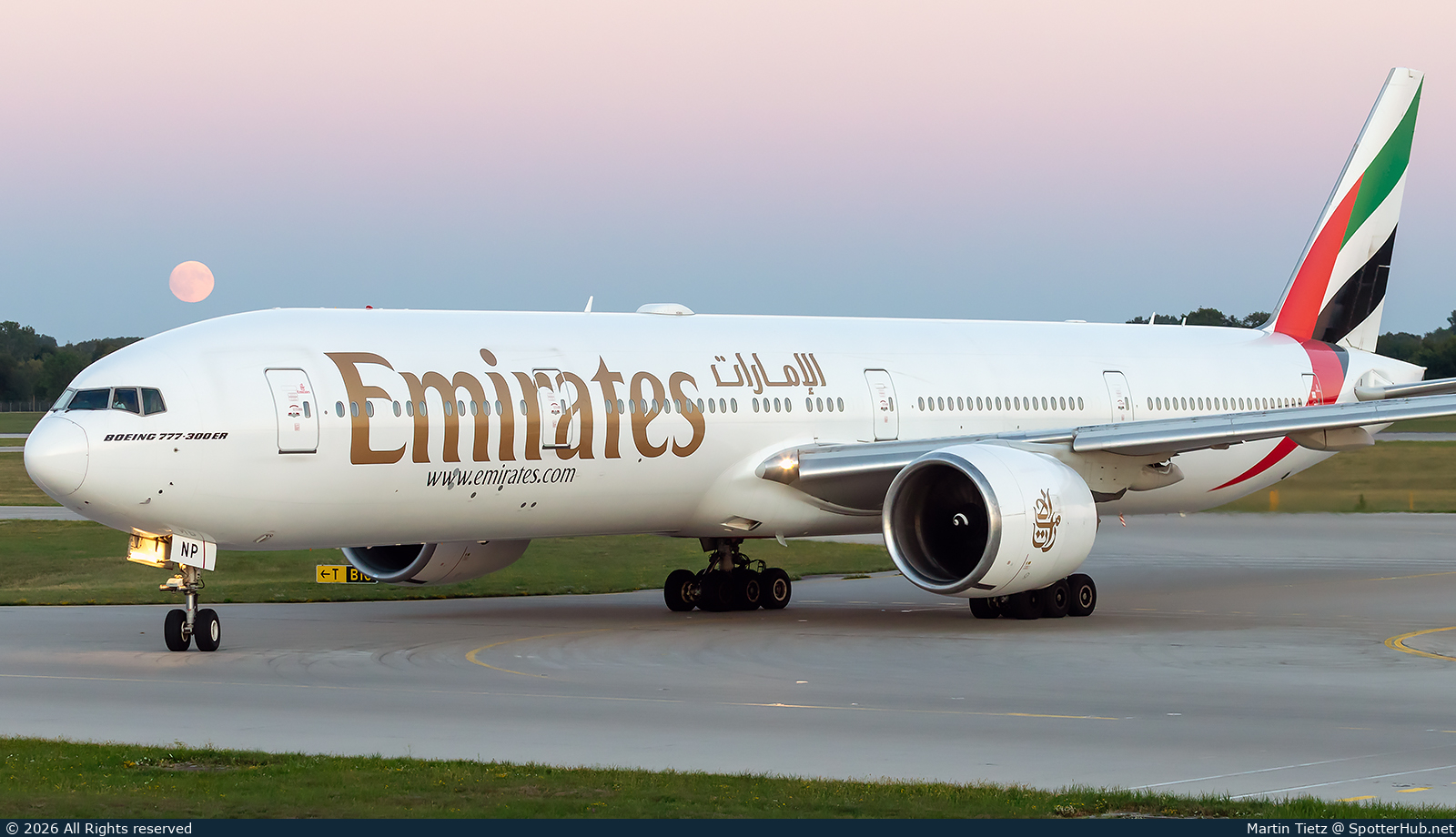 Photo of A6-ENP - Boeing 777-31H(ER) operated by Emirates