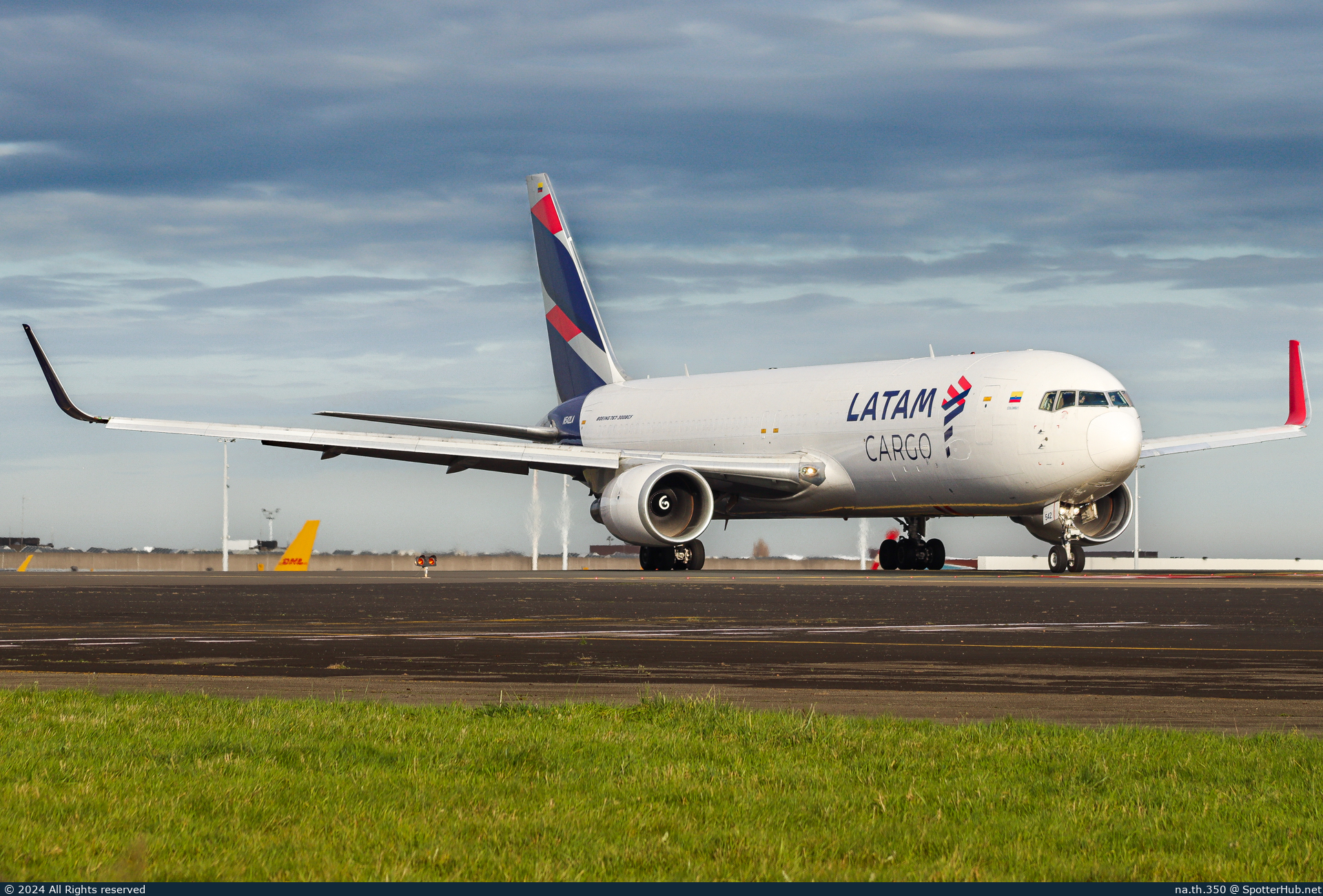 Photo of N542LA - Boeing 767-316(ER)(BCF) operated by LATAM Cargo Colombia