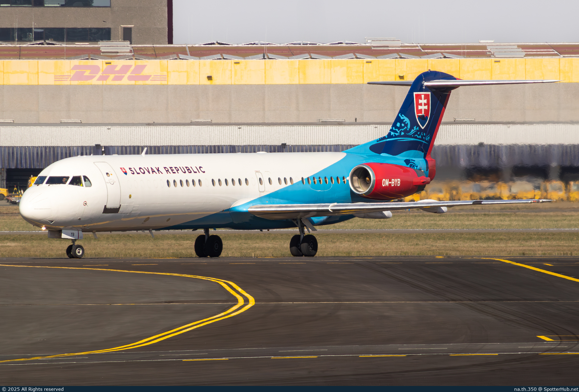 Photo of OM-BYB - Fokker 100 operated by Government of Slovakia