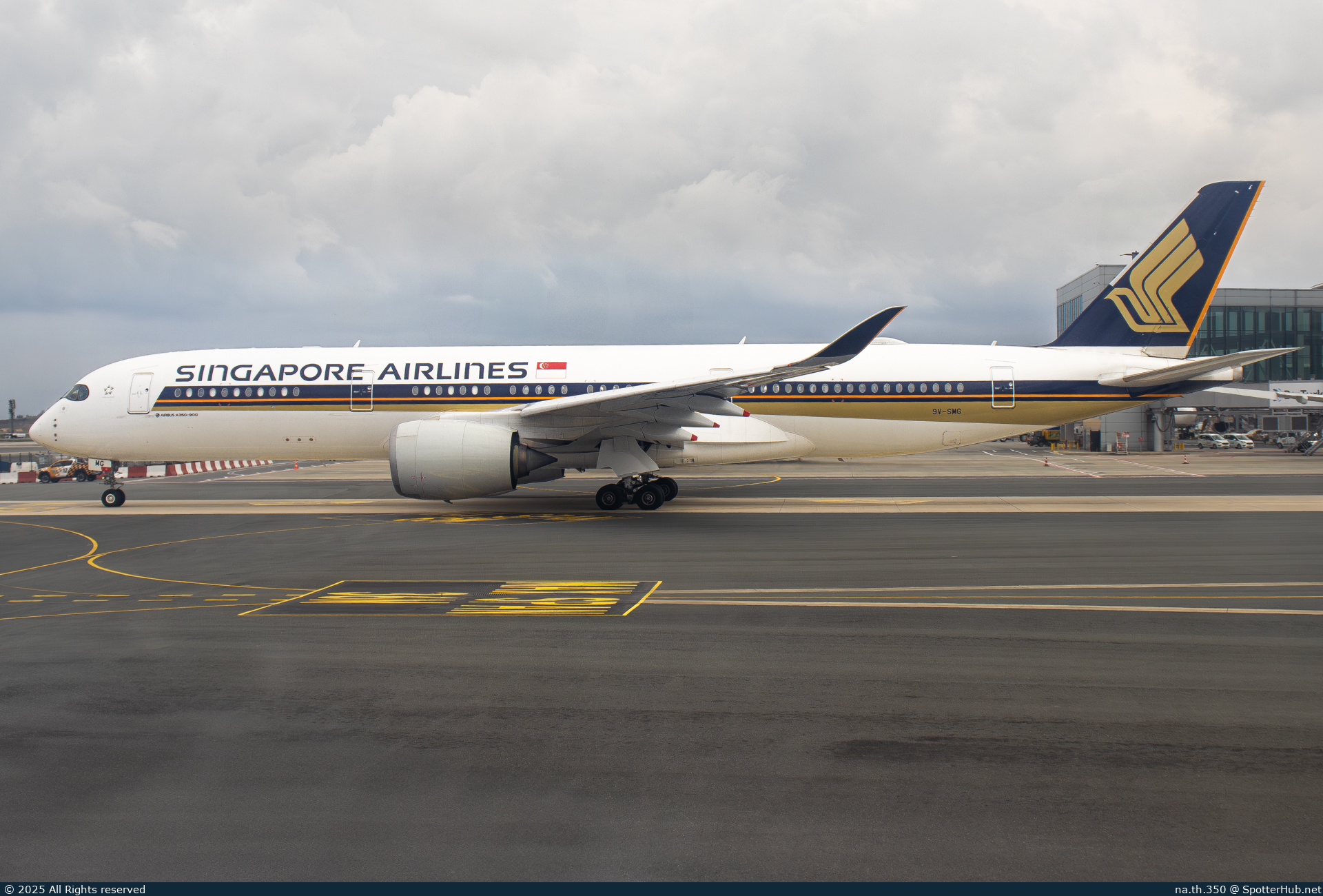 Photo of 9V-SMG - Airbus A350-941 operated by Singapore Airlines