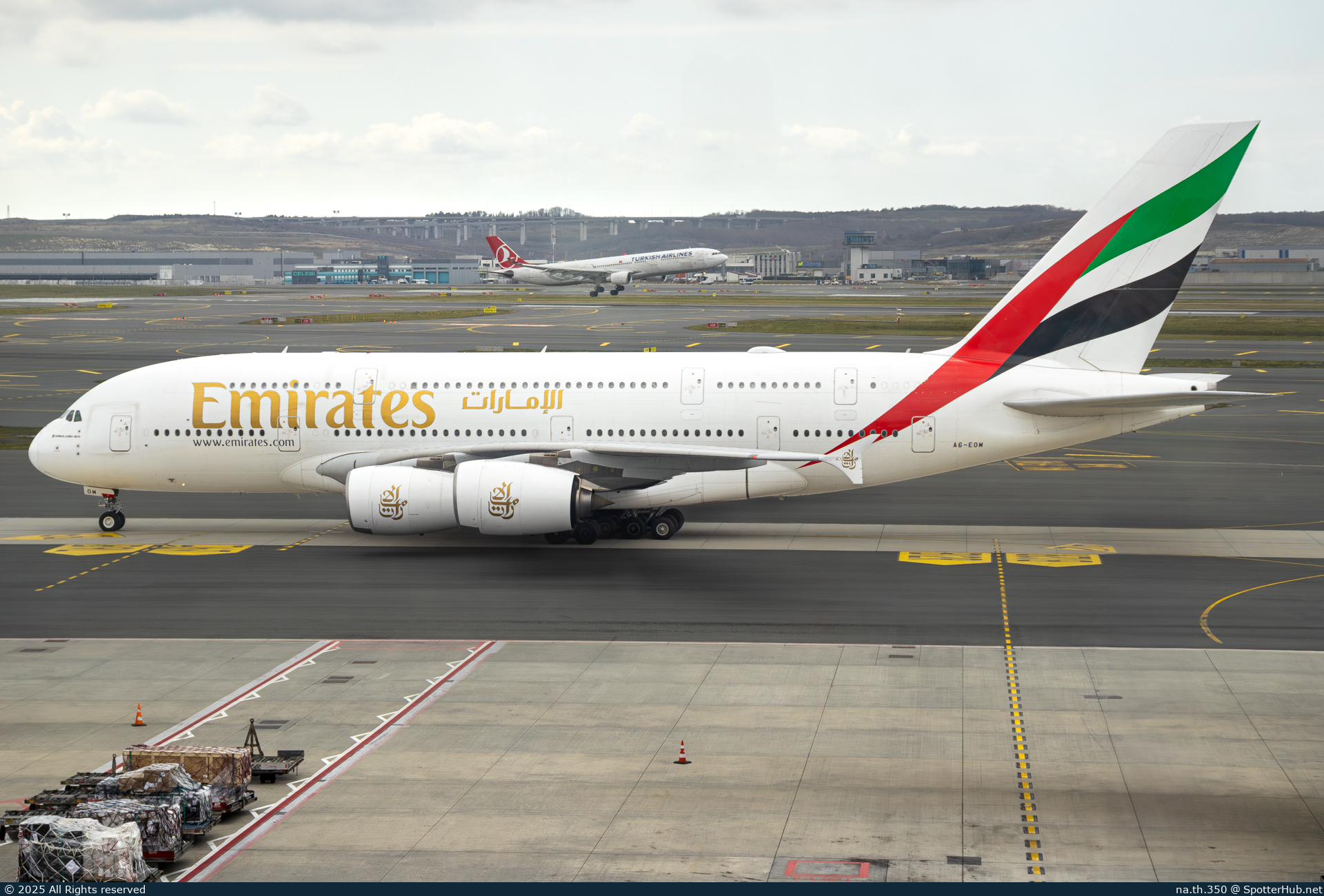 Photo of A6-EOM - Airbus A380-861 operated by Emirates