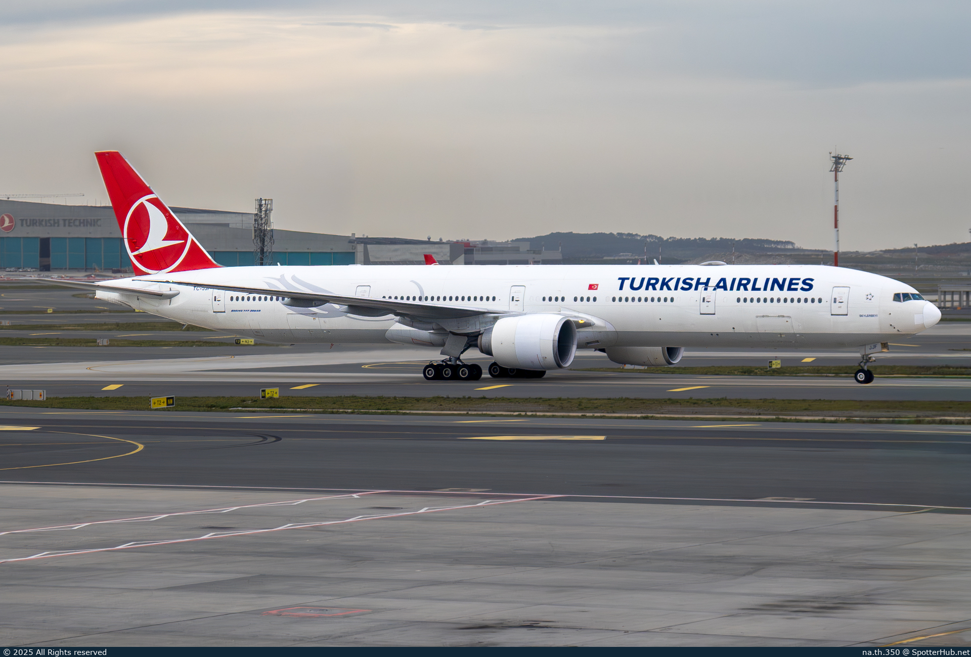 Photo of TC-JJF - Boeing 777-3F2(ER) operated by Turkish Airlines