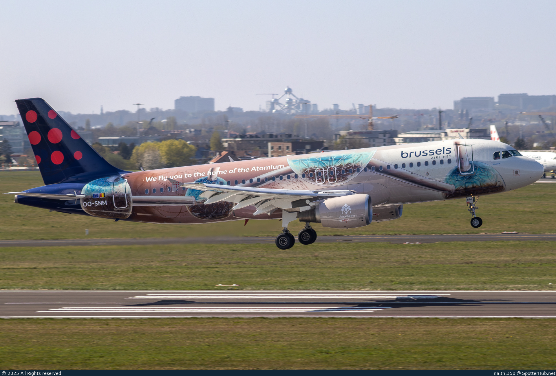 Photo of OO-SNM - Airbus A320-214 operated by Brussels Airlines
