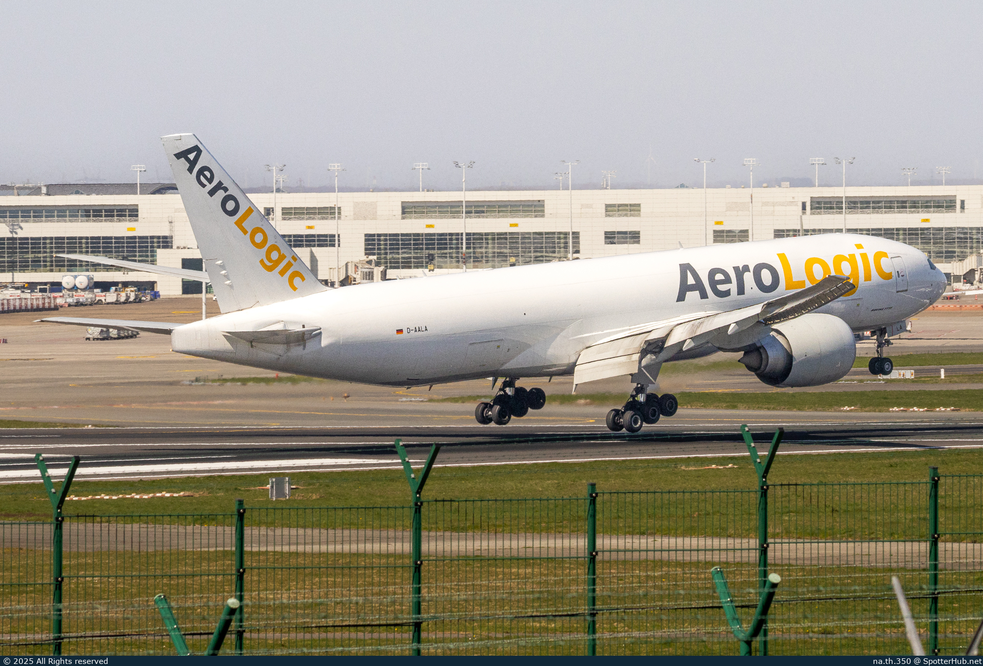 Photo of D-AALA - Boeing 777-FZN operated by AeroLogic