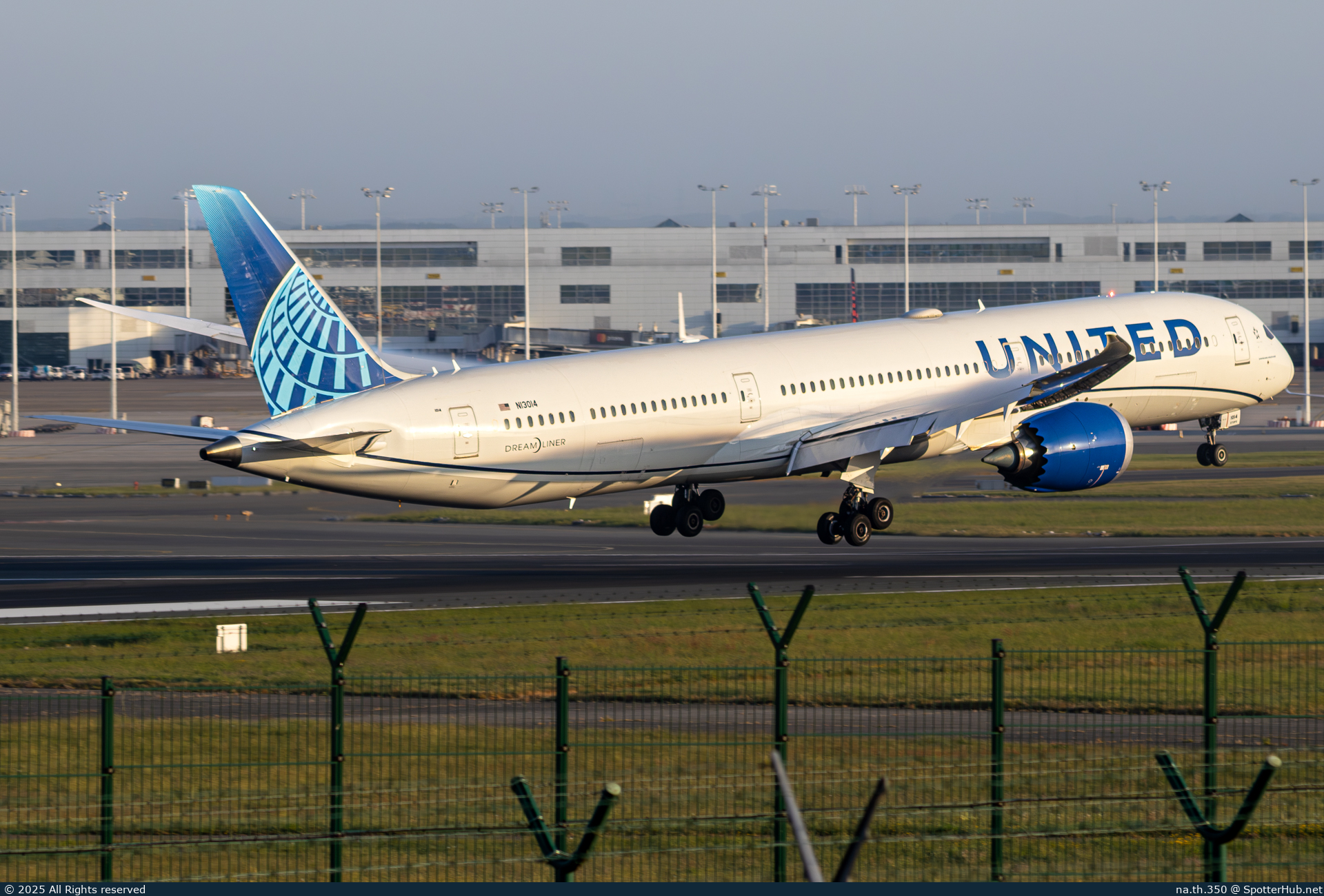 Photo of N13014 - Boeing 787-10 Dreamliner operated by United Airlines