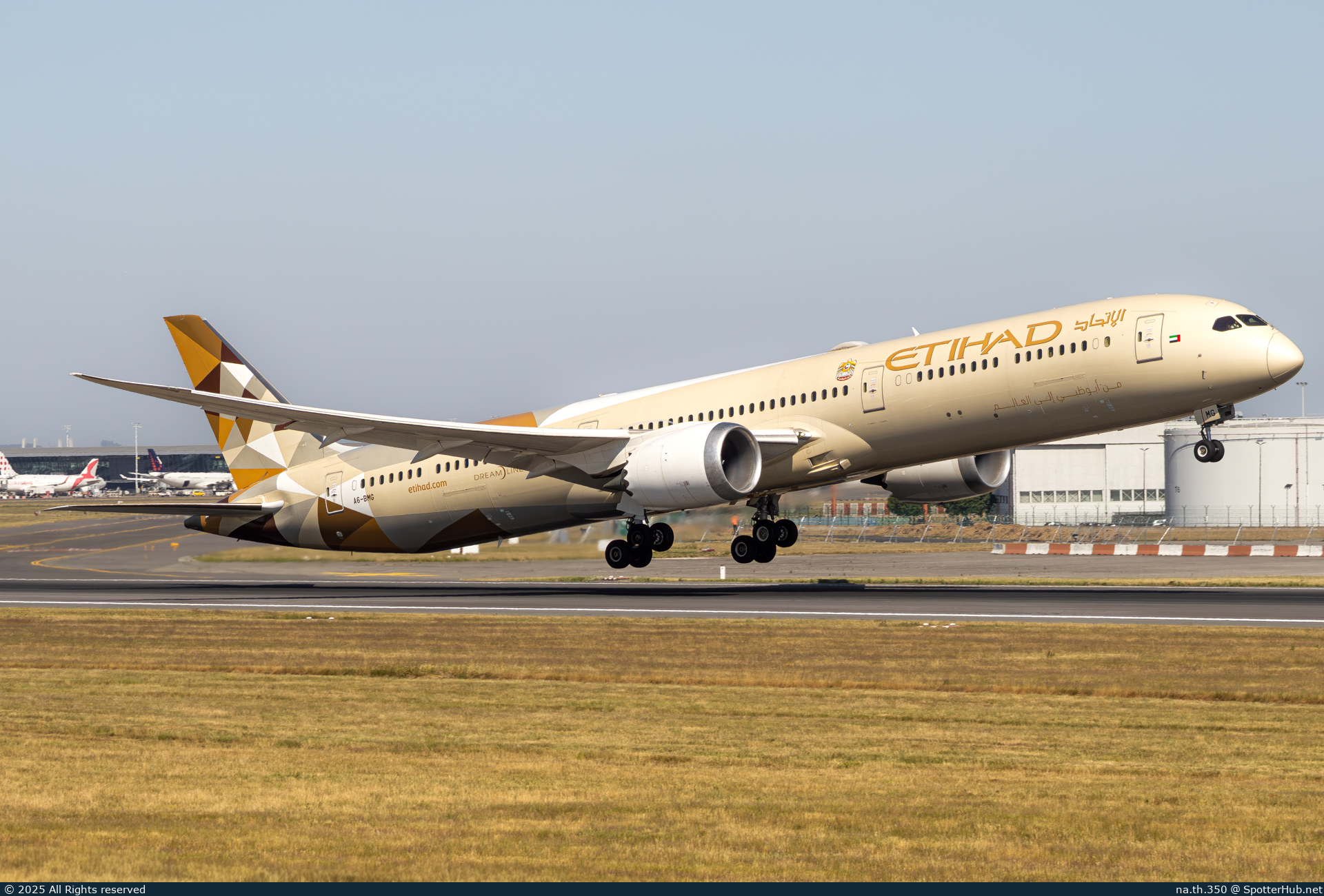 Photo of A6-BMG - Boeing 787-10 Dreamliner operated by Etihad Airways