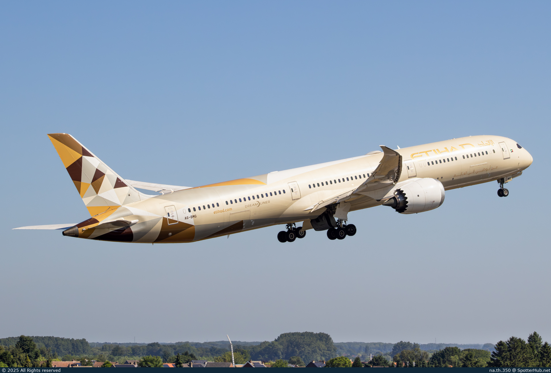 Photo of A6-BMG - Boeing 787-10 Dreamliner operated by Etihad Airways